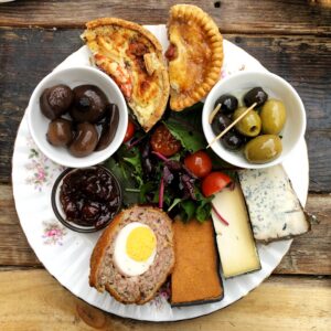 Tapas Platte mit einer Auswahl verschiedener mexikanischer Spezialitäten. Jetzt online bestellen bei Mullex – Mexikanisches Restaurant in Frankfurt.