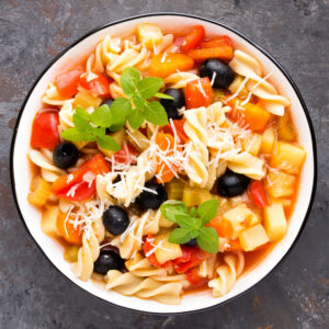 Pasta mit Gemüse in würziger Salsa-Sauce. Jetzt online bestellen bei Mullex – Mexikanisches Restaurant in Frankfurt.